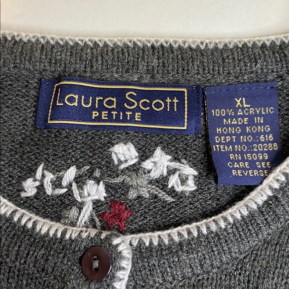 Vintage 90s Laura Scott Cottagecore Winter Grey Floral Embroidered Knit Cardigan - Picture 3 of 6